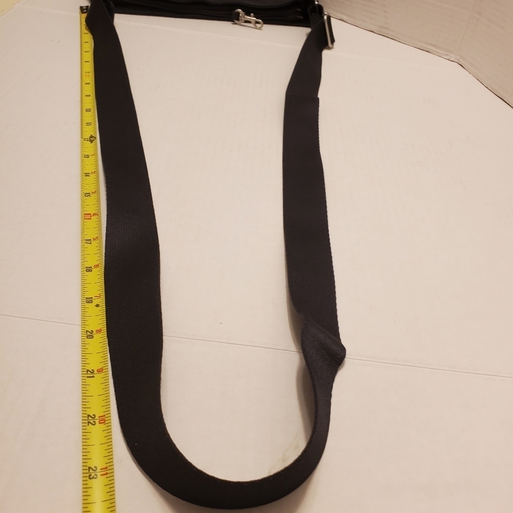 Baggallini Black Crossbody Bag - Picture 4 of 14